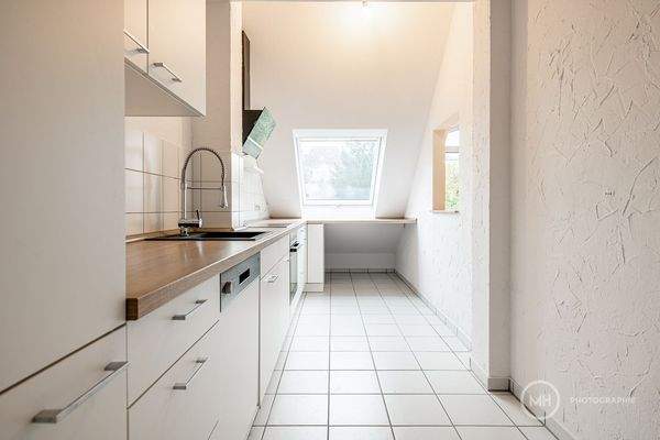 Küche mit Einbauküche