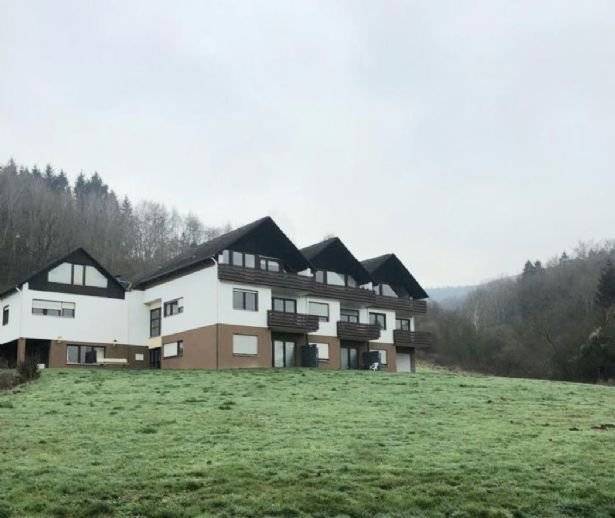 SHAREDEAL!!!  Anlageobjekt..... Mehrfamilienhaus mit 14 Einheiten auf 1 Hektar Grundstück, teilweise bebaubar