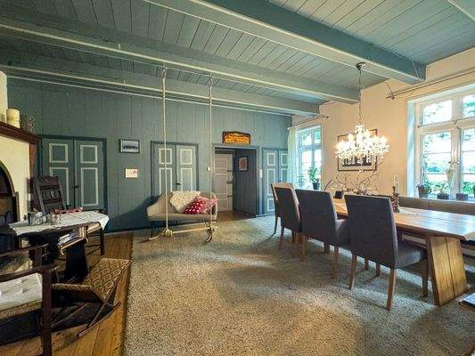 Essbereich mit Kamin