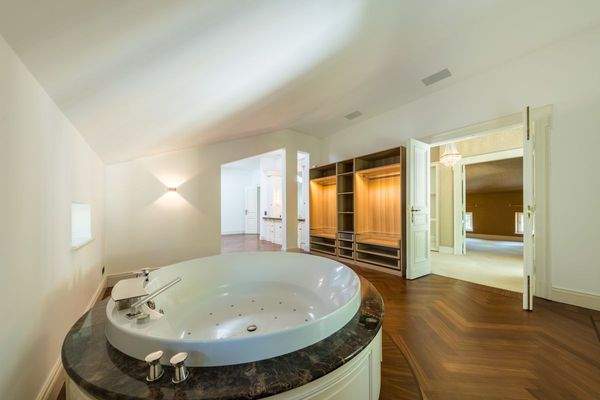 Spacious master bathroom