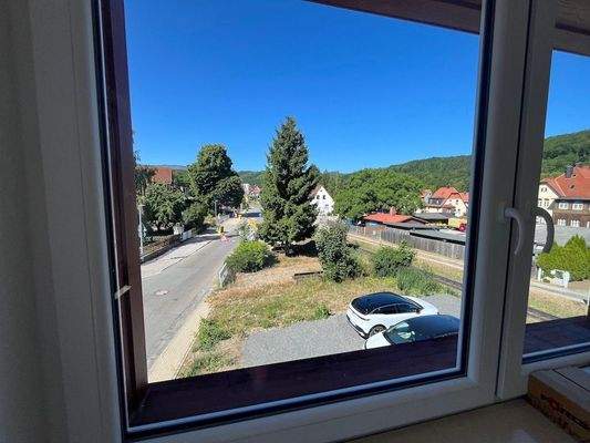 004020156800_302_350_02102025030248346