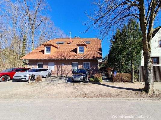 Maisonettwohnung in einem Doppelhaus mit 4 Wohneinheiten