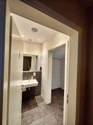 Sanitäranlagen des Restaurants im Erdgeschoss