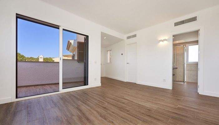 Neubau-Villa neben dem Golfplatz zu verkaufen in Nova Santa Ponsa, Mallorca