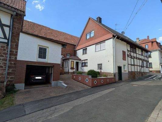 Ansicht Wohnaus und Garage