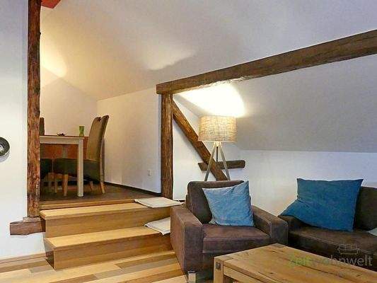 Arbeitsecke 2 Stufen höher