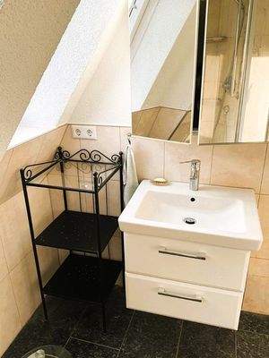 neues Tageslichtbad m. Dusche