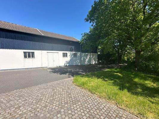 Stallgebäude oder...große, große Garage