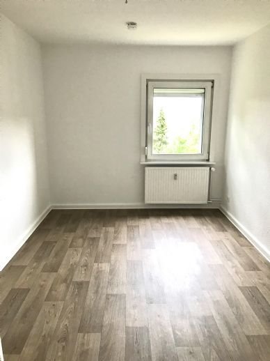 IN SCHULNÄHE: Geräumige 4-Zimmer Wohnung mit Tageslichtbad + 350 € Energiekostenzuschuss!
