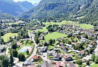 Eingebettet (Drohnenaufnahme)