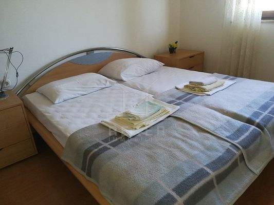 Fünfzehn Apartments mit Balkonen