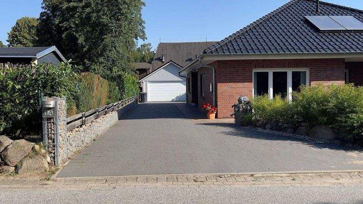 2 Haus Aussenansicht_3.jpg