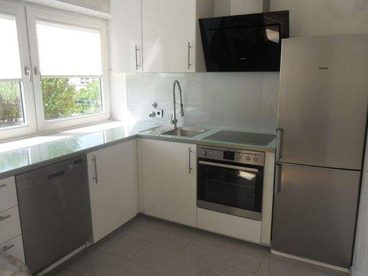 09-Küche mit Einrichtung.JPG