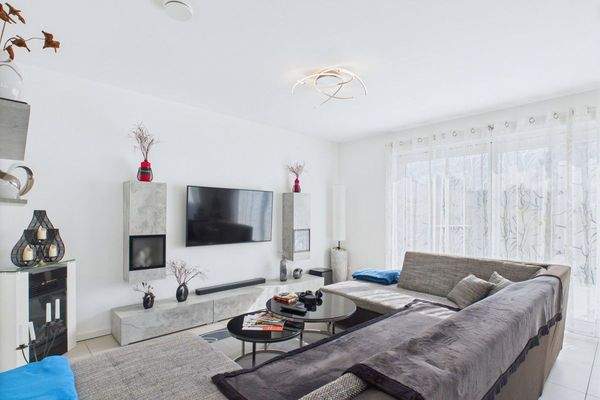 CAM03586G0-PR0051-STILL004