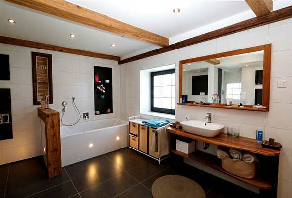 Whg. 3, Badezimmer (2).png