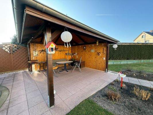 Sitzecke im vorderen Garten