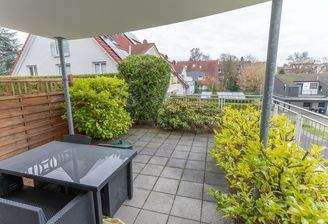 Die großzügige Terrasse