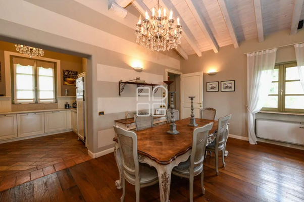 Wohnzimmer + Speisekammer