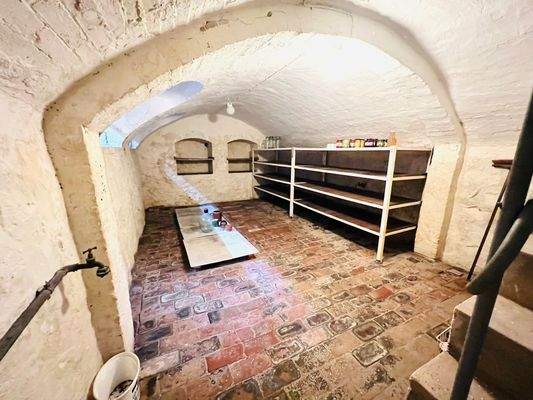 Gewöbekeller (konstant 10 Grad).jpg