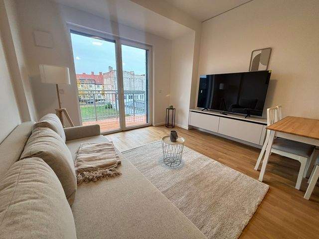 All inklusiv-Vollmöblierte 2-Zimmer mit Parkett, Balkon, EBK, Fußbodenh. u. Belüftungsanlage - Photo 3