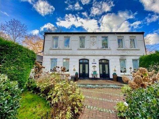 Attraktive Fassade im gewachsenen Umfeld