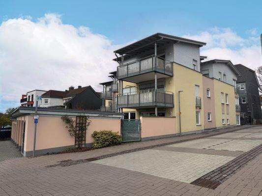 Rück- und Seitenansicht Gesamtgebäude