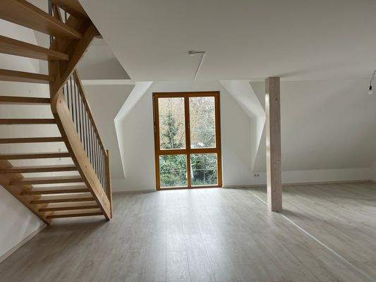 Essbereich mit Aufgang.JPG