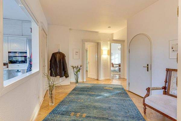 Hier erwartet Sie ein repräsentatives Anwesen...