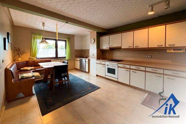 Küche mit Essbereich