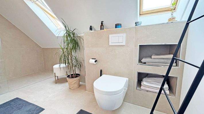 Badezimmer im Obergeschoss 