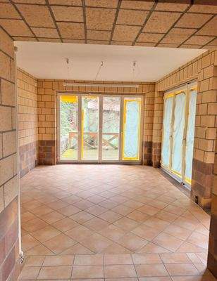 Hochparterre Blick auf die Terrasse