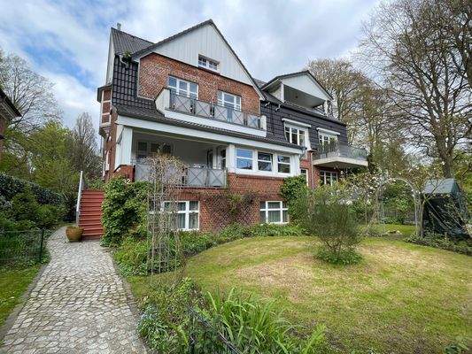 Hausansicht Frühjahr