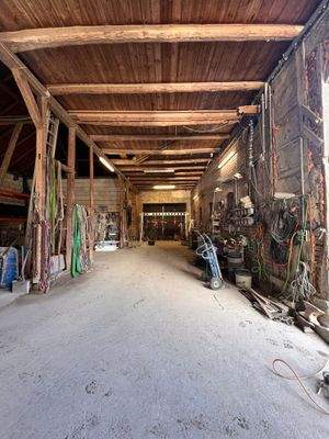 Stallungen / Lagerflächen