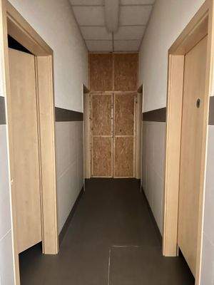 Zugang WC, Umkleide, Duschen