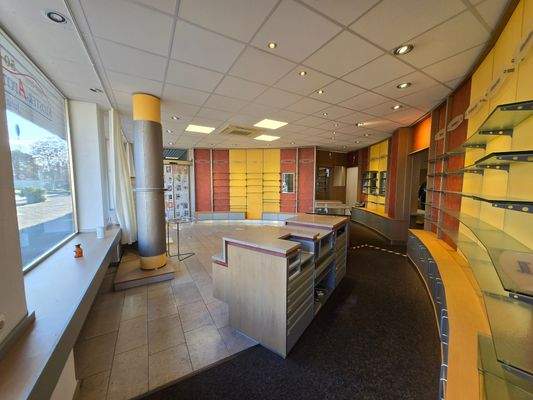 Eingangsbereich Ladenlokal (2).jpg