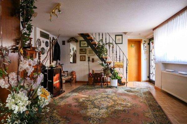 Eingang und Esszimmer EG