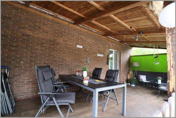 überdachte Terrasse