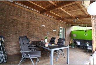 überdachte Terrasse