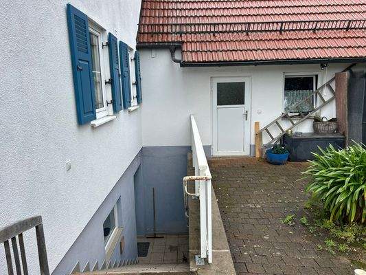 Kelleraußenabgang Ostseite mit Garagensüdseitee