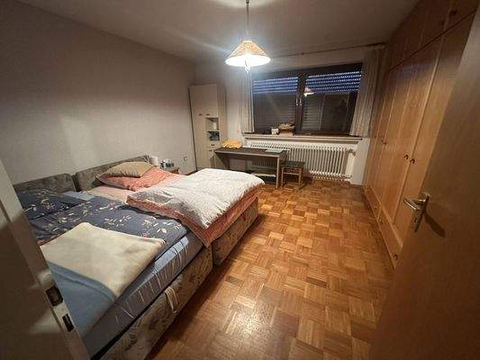 Schlafzimmer 2