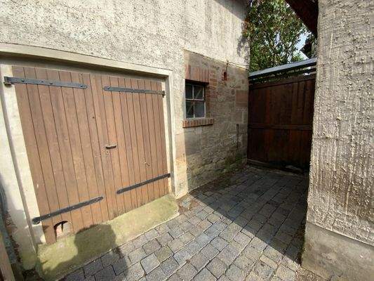 Zugang vom Hof in den Garten