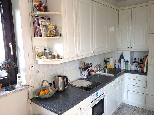 Küche neben dem Essbereich