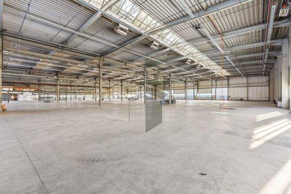 Große Produktionshalle