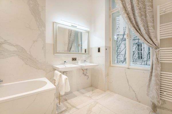 1010_Wien_Imperiales Palais-Apartment_ Badezimmer 3