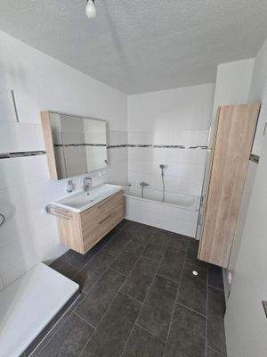 MS 8, OG, Bad, Bild 4.jpg