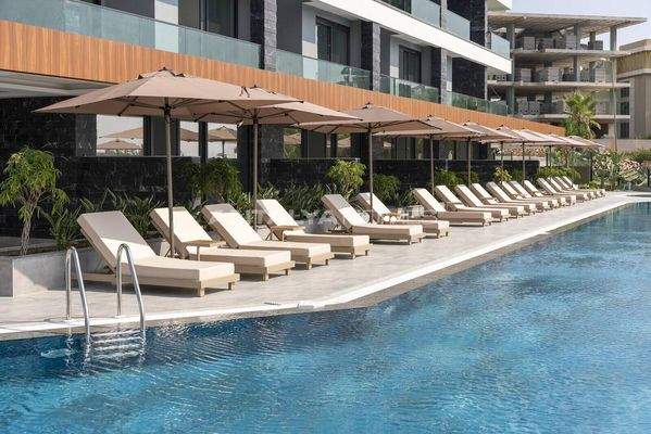 Sea and City-View Flats in a Complex with Pool in Alanya