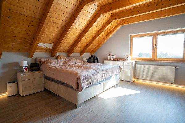 Schlafzimmer mit Bad en suite