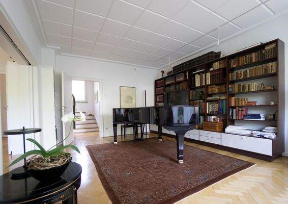 Bibliothek und Musikzimmer