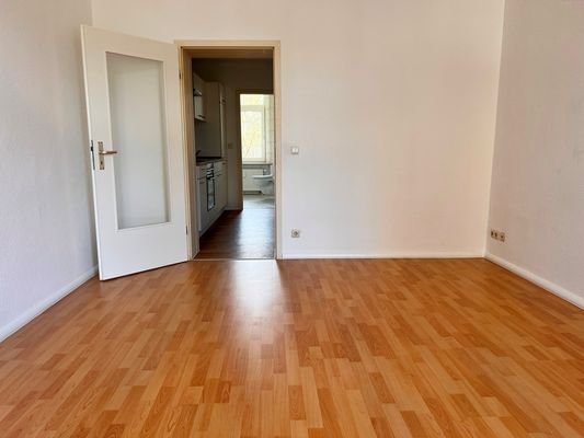 Wohn- und Schlafzimmer (2)