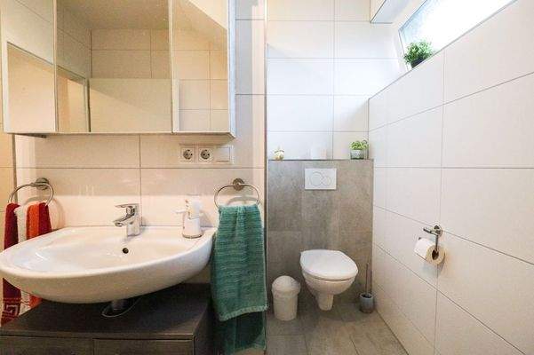 Badezimmer DHH-links